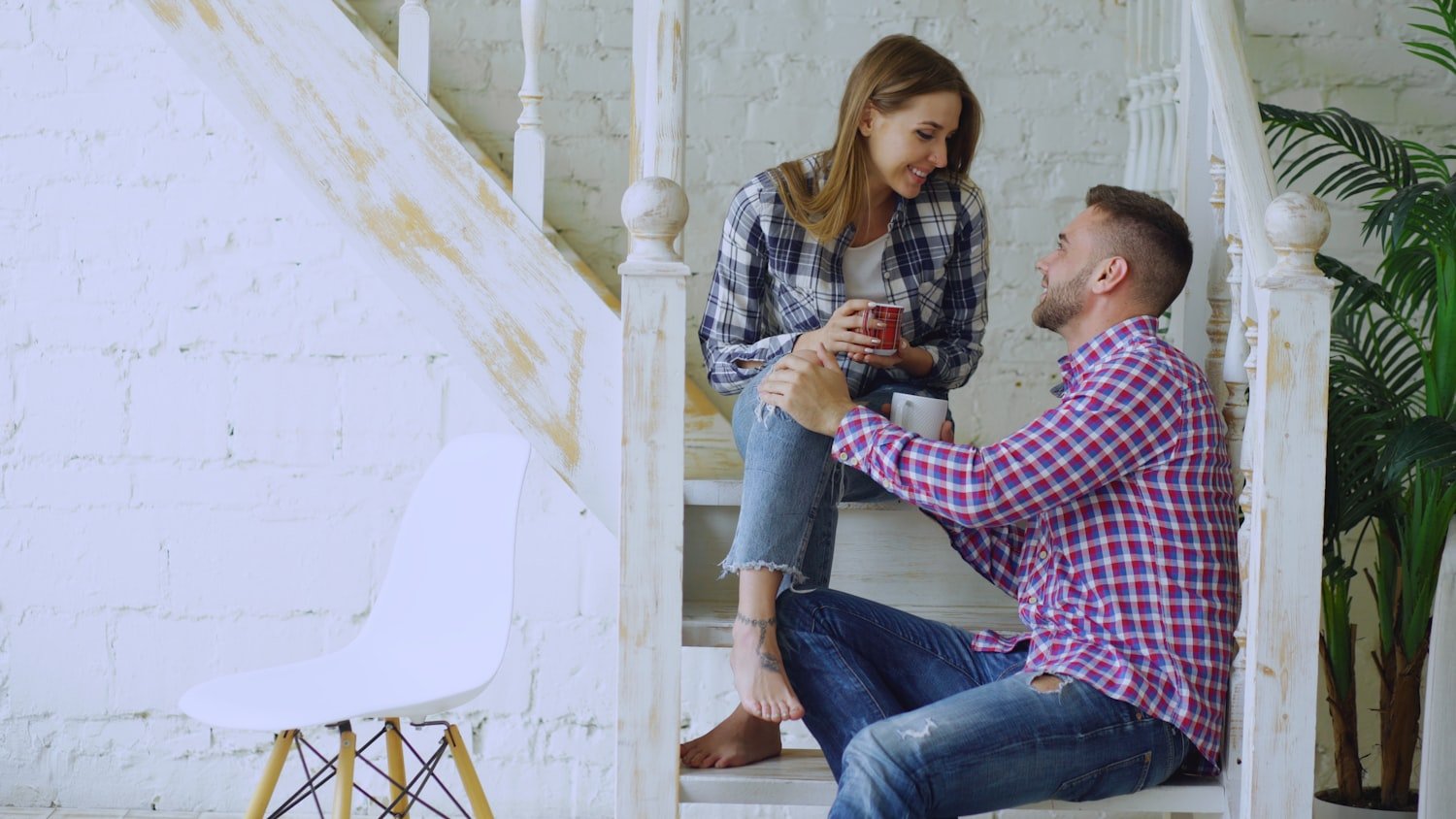 A couple talking, since a spouse's daily observations are competent lay evidence