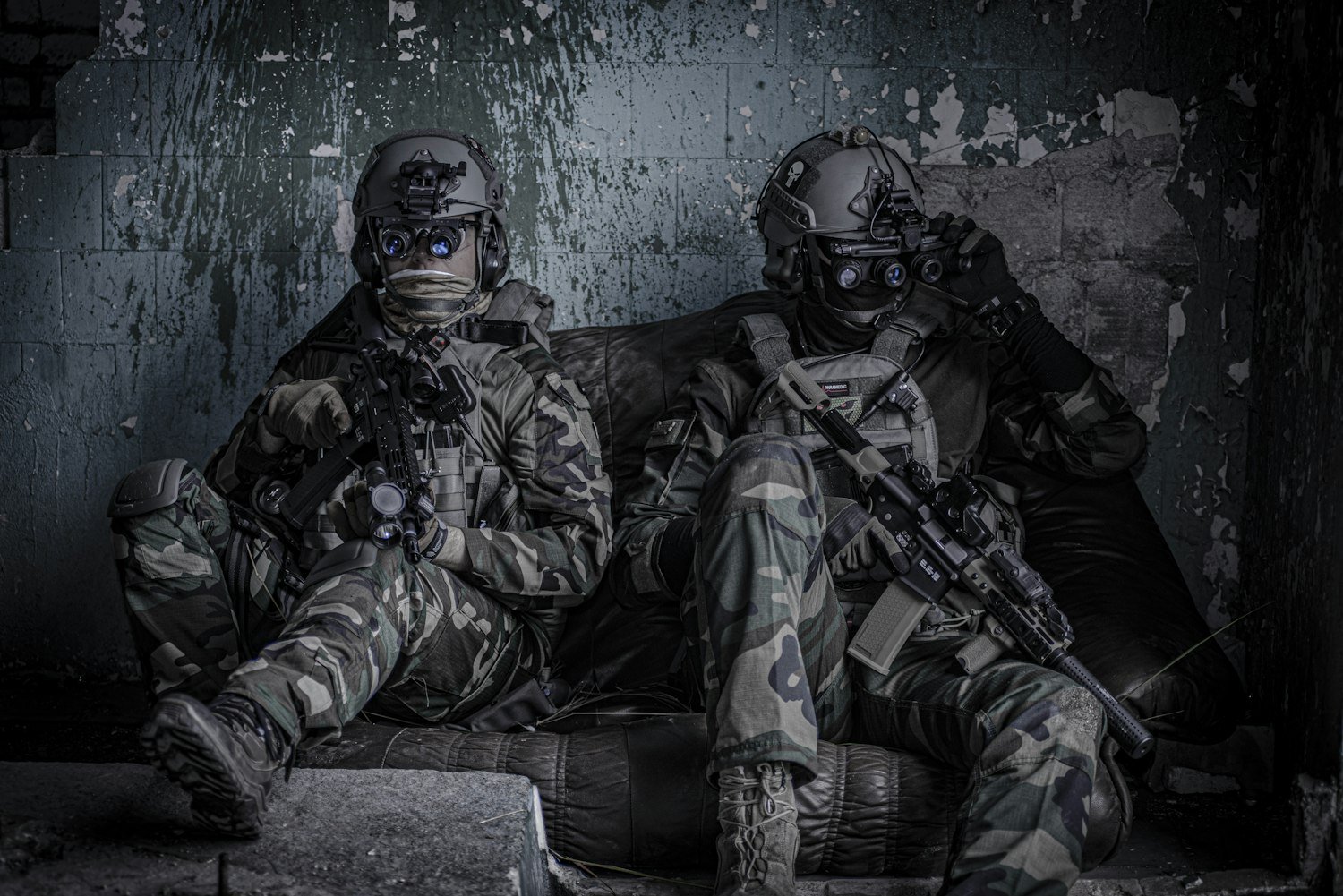 Two service members sitting and talking, the kind of witness who can write a buddy letter